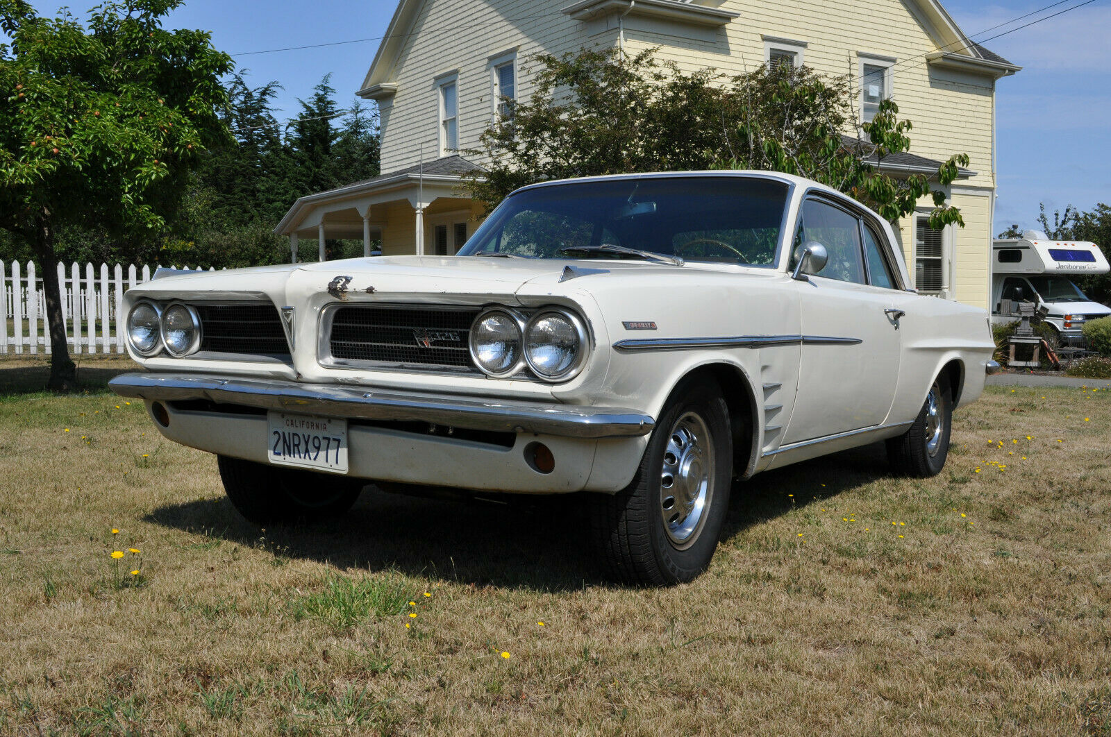 Wallpaper #MWcl7JIBSpphPi3-jlG712 1963 Pontiac Lemans Found in a Storage Container Needs Just a Little