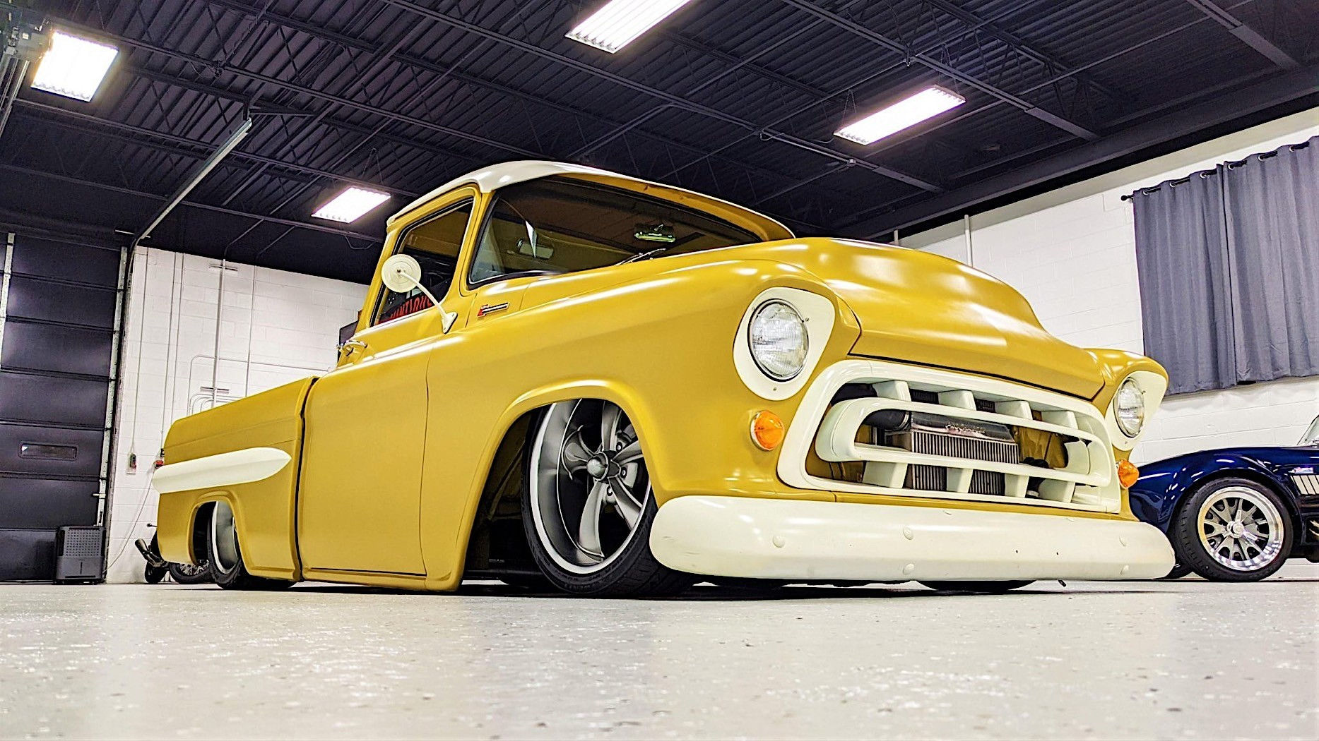 Wallpaper #Dmef-5IBSpphPi3-qJVR16 Pontiac Gto Powered 1957 Chevrolet 3100 Drags Its Body on the Floor