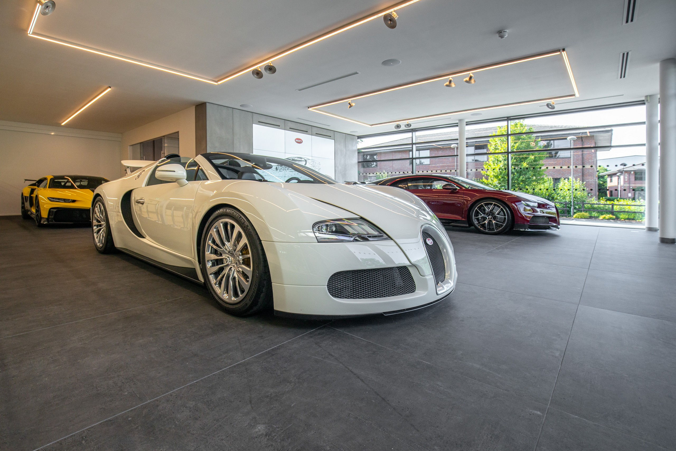 Wallpaper #L2e38ZIBSpphPi3-am2y38 Bugatti is on a Roll Opens New Showrooms Faster Than You Can Do Your