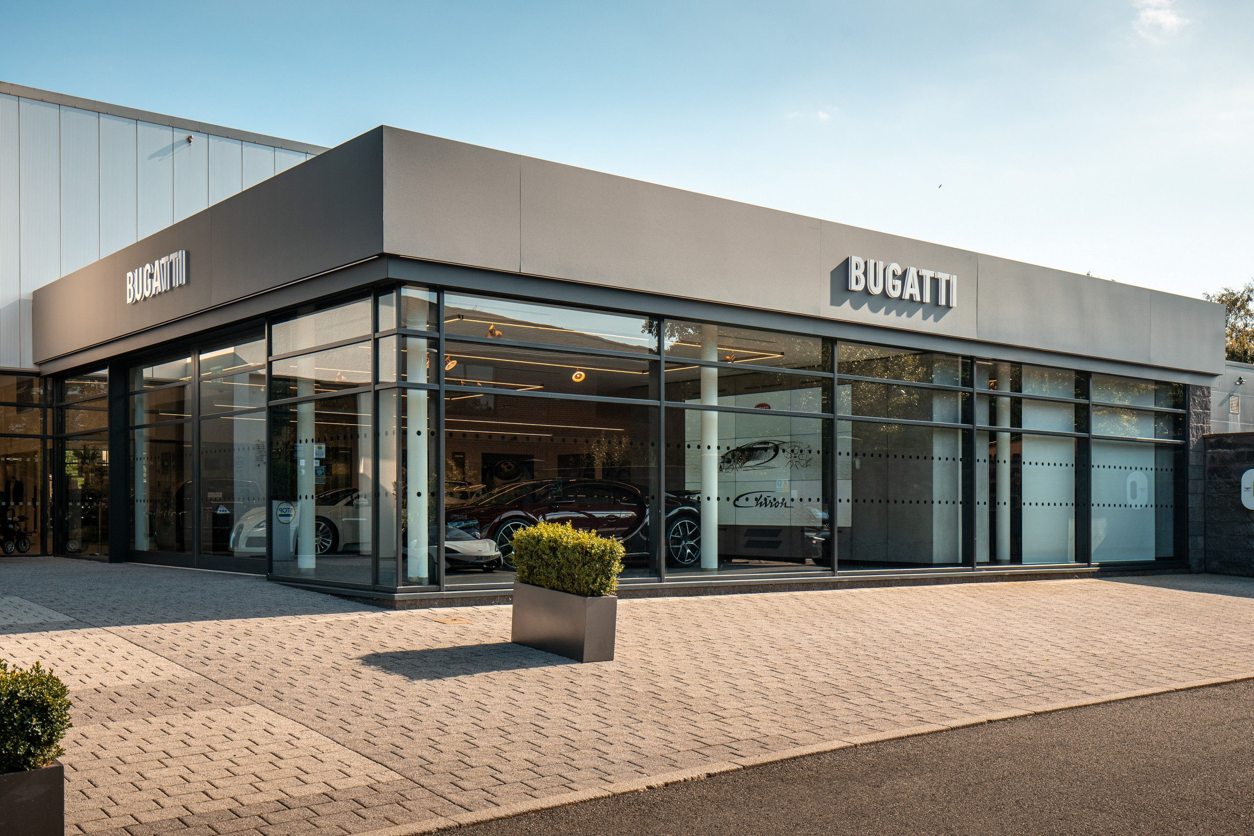 Wallpaper #L2e38ZIBSpphPi3-am2y283 Bugatti is on a Roll Opens New Showrooms Faster Than You Can Do Your