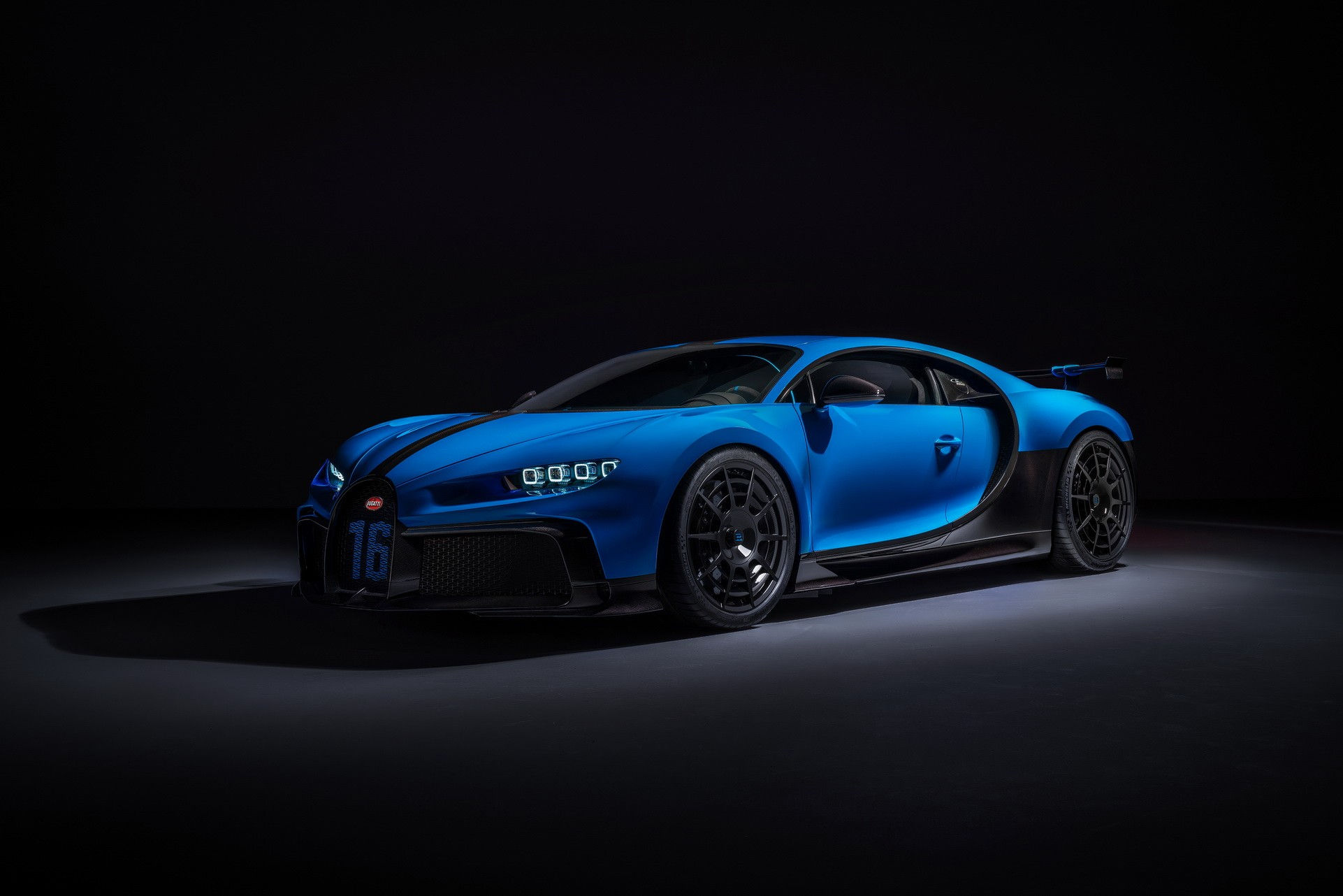 Wallpaper #35zA4JIBZHQxiYarMLd9233 New Bugatti Chiron Pur Sport Debuts Has This Giant Carbon Wing