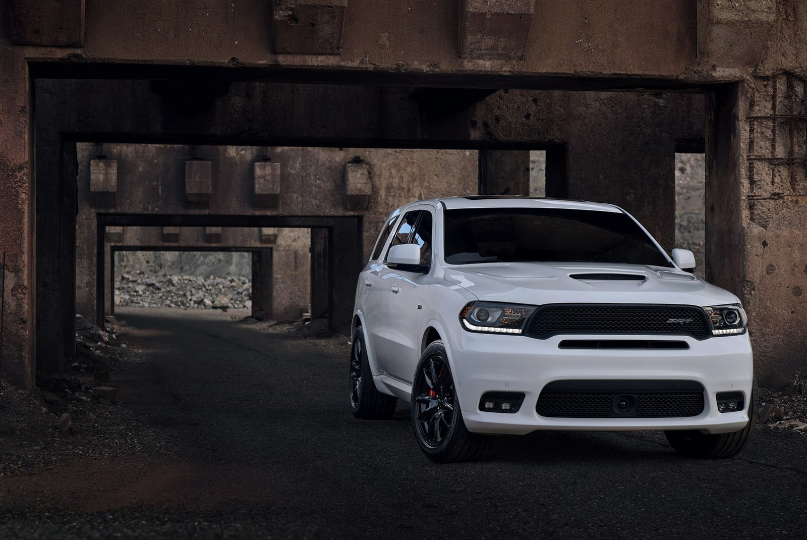 Wallpaper #omeU8JIBSpphPi3-CGf2330 Dodge Durango Hellcat V8 Engine Swap is Oem Tuning Done Right