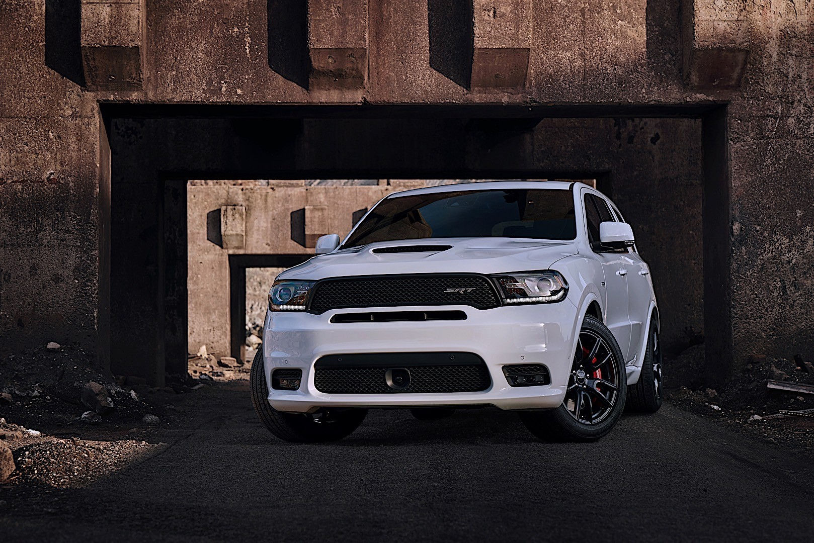 Wallpaper #omeU8JIBSpphPi3-CGf2315 Dodge Durango Hellcat Rendered Looks Big and Strong Autoevolution