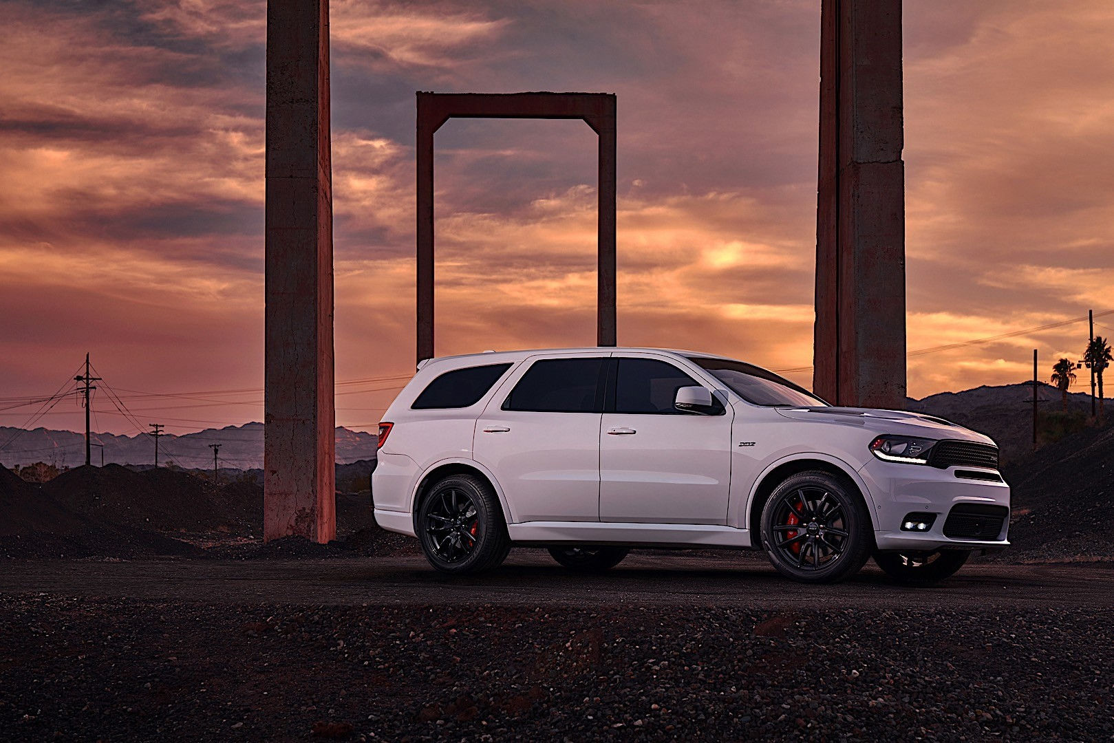 Wallpaper #omeU8JIBSpphPi3-CGf2321 Dodge Durango Hellcat Rendered Looks Big and Strong Autoevolution