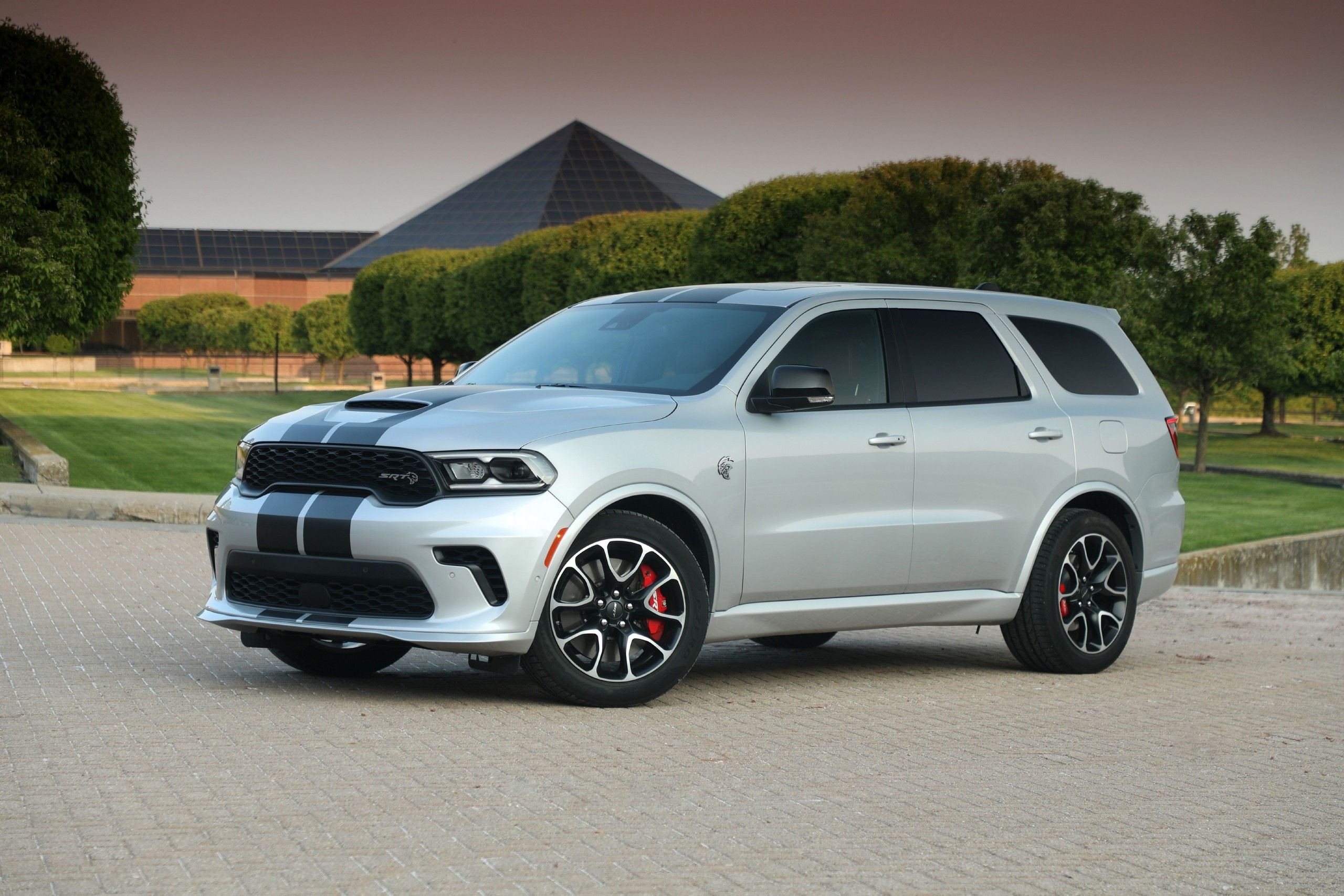 Wallpaper #omeU8JIBSpphPi3-CGf268 Hellcat Leads the Dodge Durango Pack into the 2024 Model Year