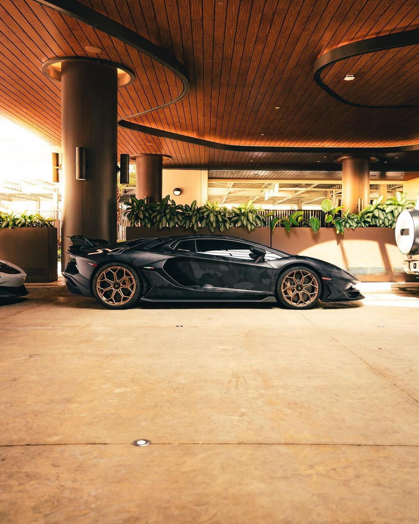 Wallpaper #iWfG6ZIBSpphPi3-dkP6148 This Lambo Aventador SVJ Might Pass by Unnoticed if Not for That Cool