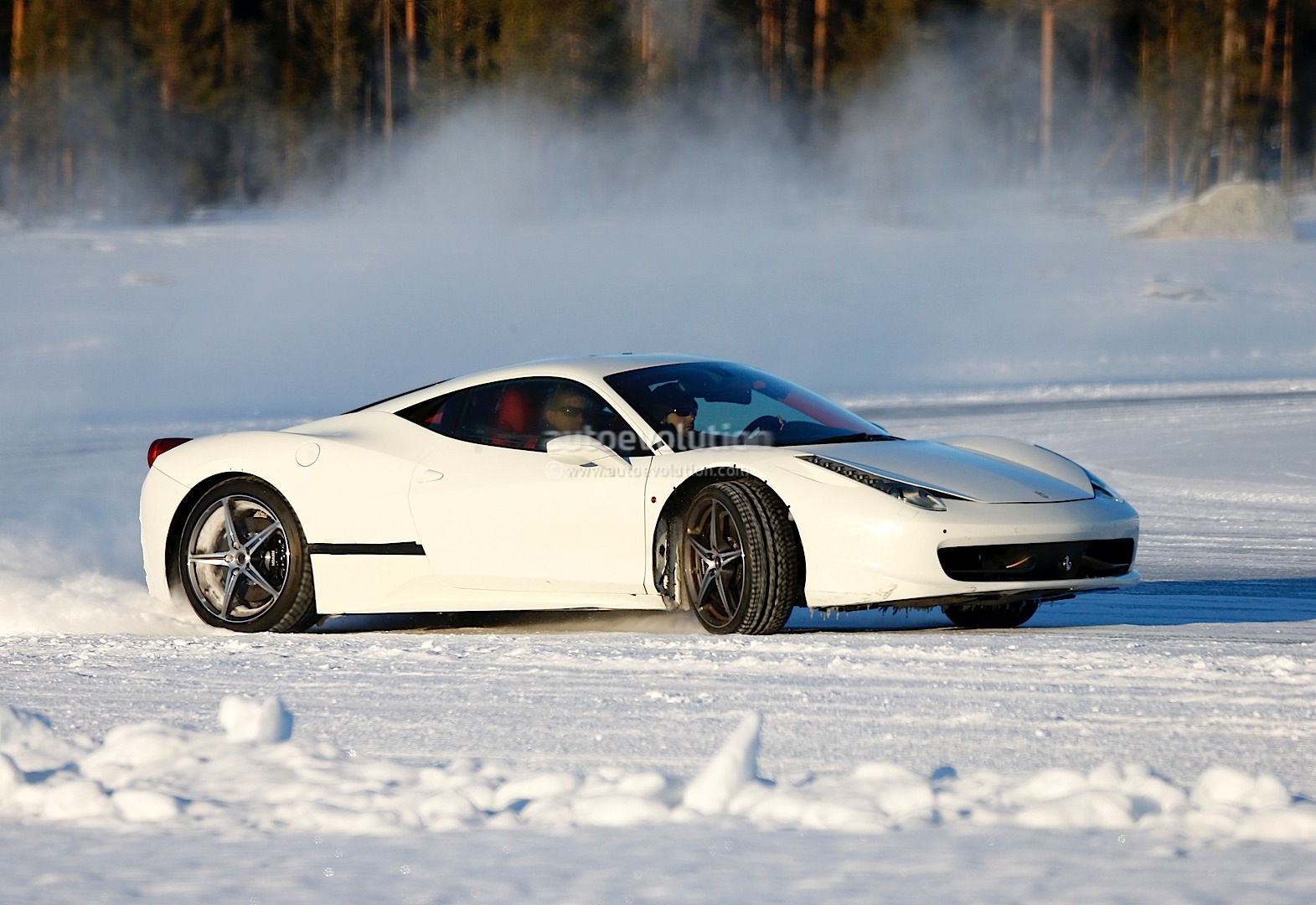 Wallpaper #fWjqHJMBSpphPi3-BySi336 Ferrari 458 Replacement Spied Drifting on Ice Autoevolution