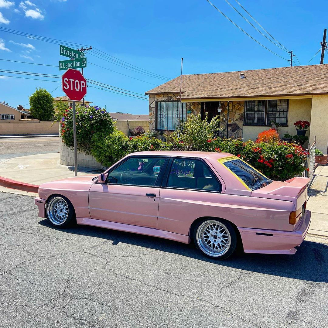 Wallpaper #AGg1F5MBSpphPi3-xQ68124 BMW E30 Pink Image Flight Essentials Auto