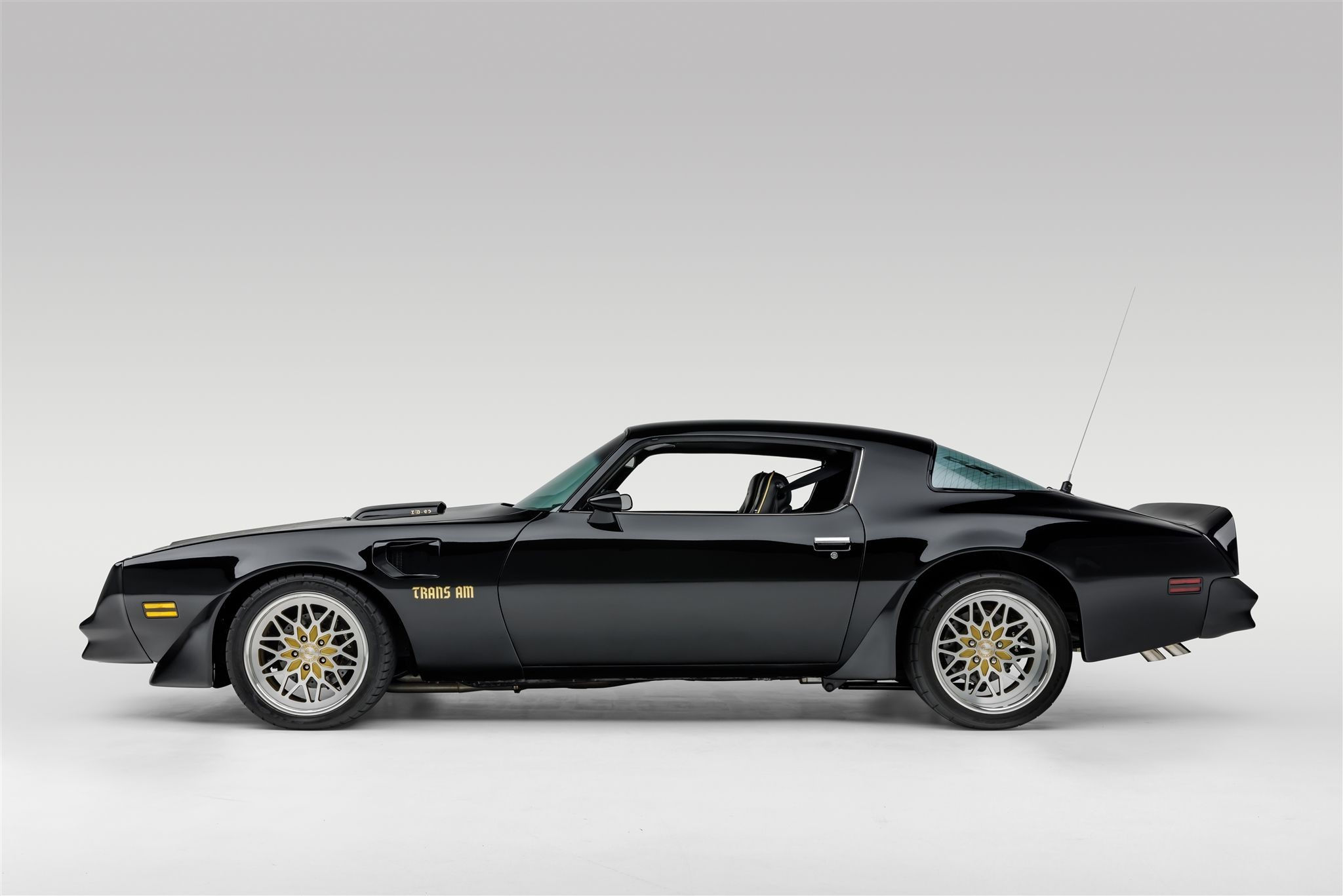 Wallpaper #GGfDBZMBSpphPi3-Wr5E13 Burt Reynolds Custom 1978 Pontiac Firebird Formula is One Badass Car