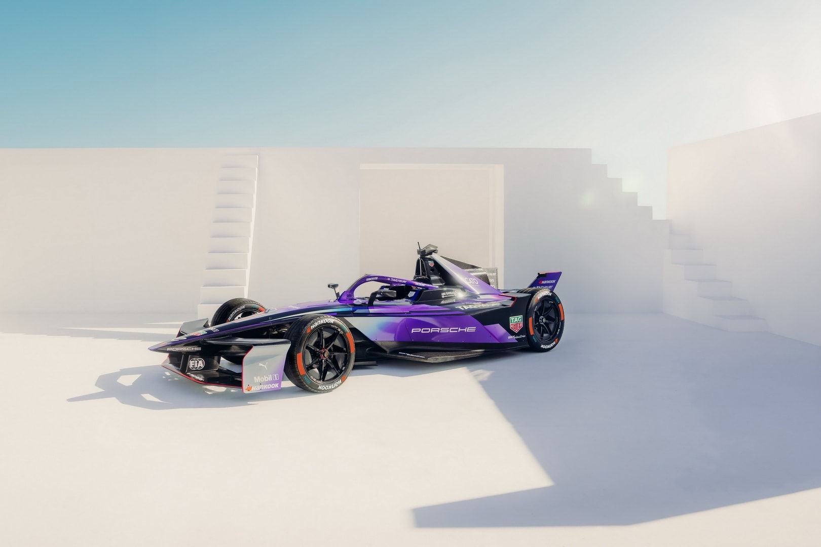 Wallpaper #Y7g615IBJvJKYCmE0eJt571 Porsche Unveils New 99x Electric Formula E Car with Taycan Turbo GT