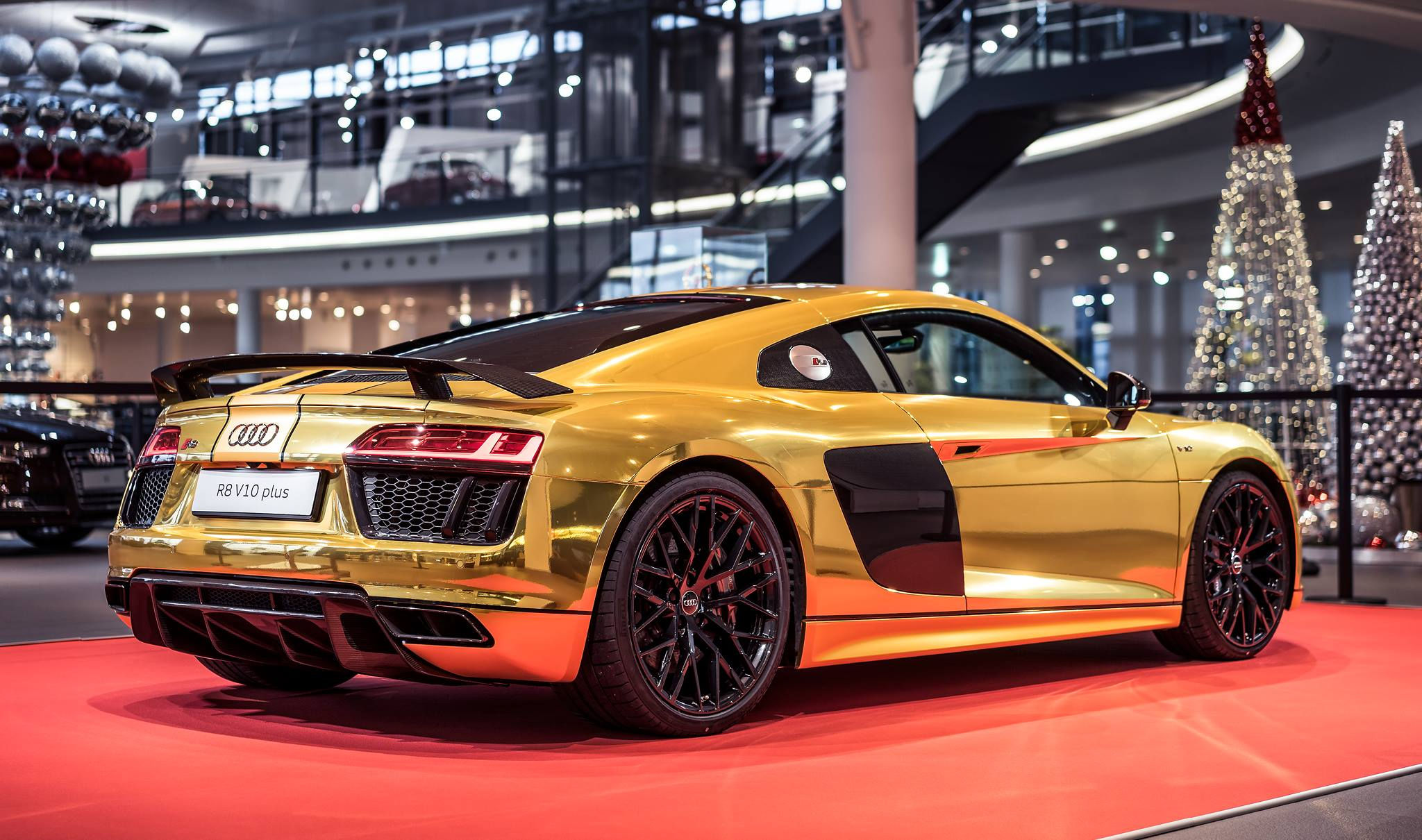 Wallpaper #1vKTLpMBD57sowDKSMNW39 2016 Audi R8 V10 Plus Gets Official Chrome Gold Wrap Autoevolution
