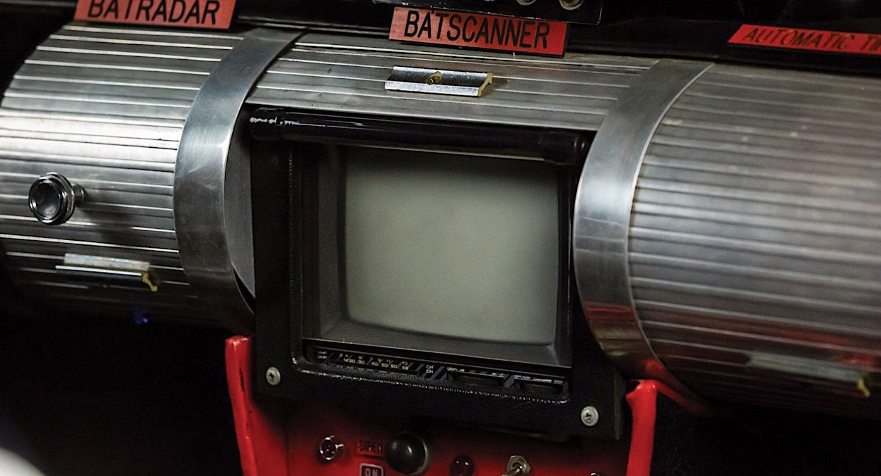 Wallpaper #Me8QS5MBMN-XEVvVGzpt291 1966 Batmobile Replica to Sell at Auburn Spring Auction Autoevolution