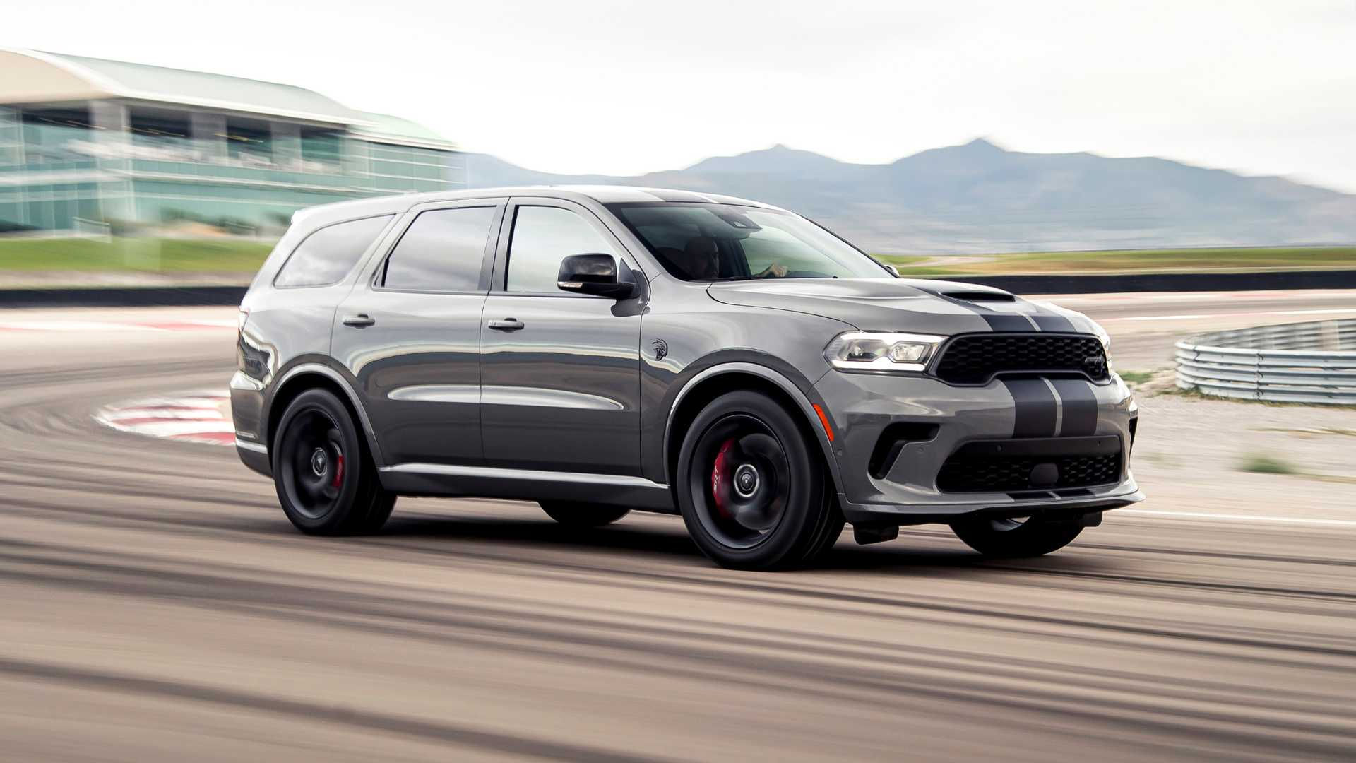 Wallpaper #EeofV5MBlwTYPL18-hFo92 2021 Dodge Durango Srt Hellcat Revealed as 710 Hp Cat Out of Hell SUV
