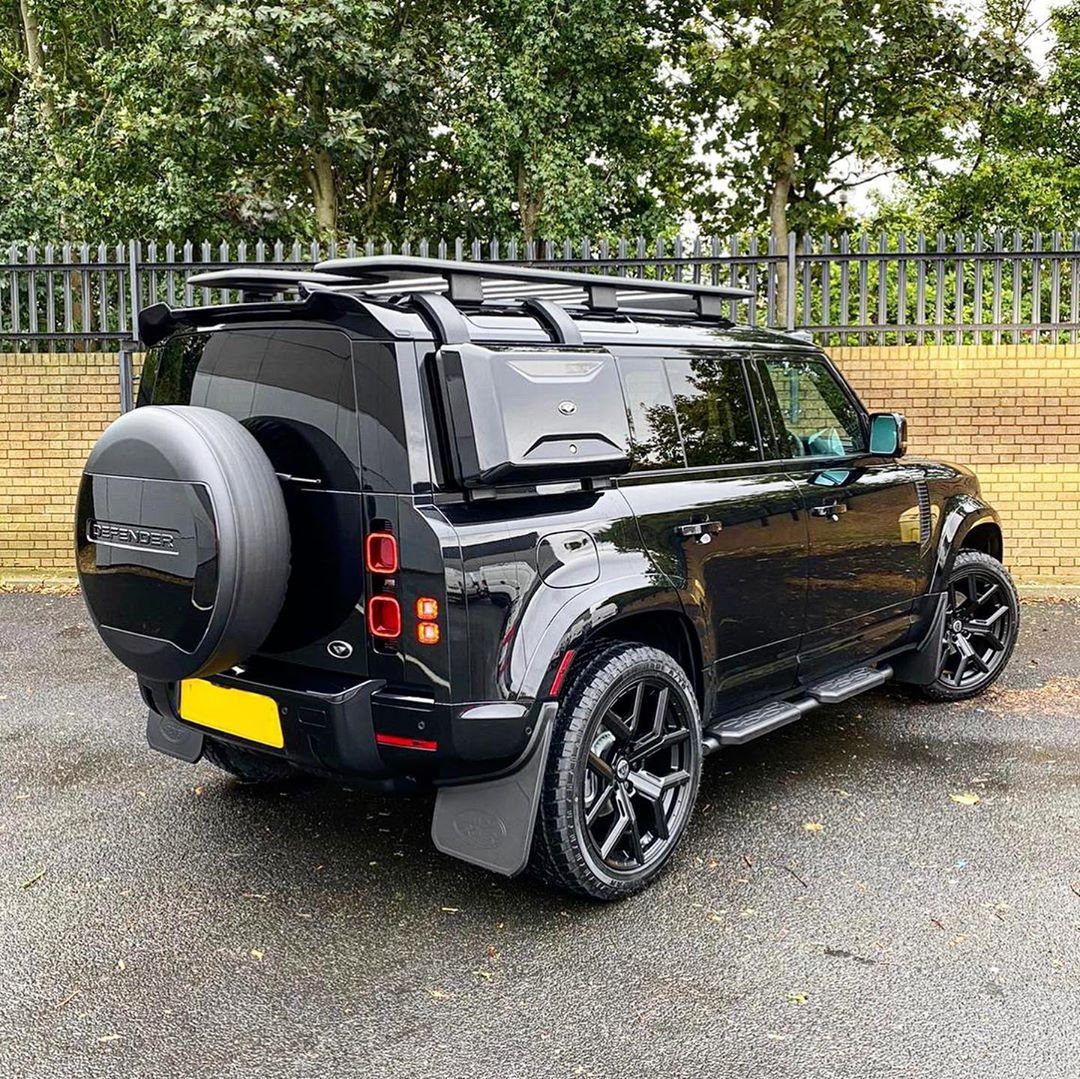 Wallpaper #8zXYlJcBk_lpvpal-5fD140 Blacked Out Land Rover Defender with 22 Wheels Looks Properly Menacing