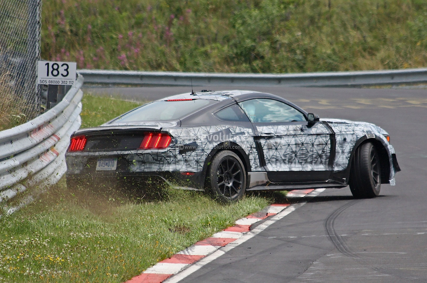 Wallpaper #bGgGF5MBSpphPi3-Rg1x4 2016 Ford Mustang Shelby GT350 Almost Crashes During Nurburgring