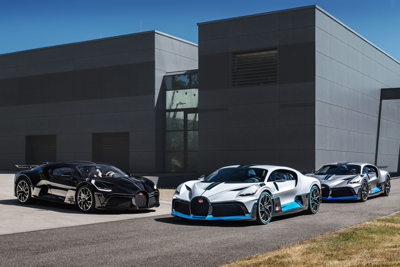 Wallpaper #0AOzZpMBpyOg8YnEcdtE167 Bugatti Divo Hypercar Lands Stateside Heres the First Unit for the U