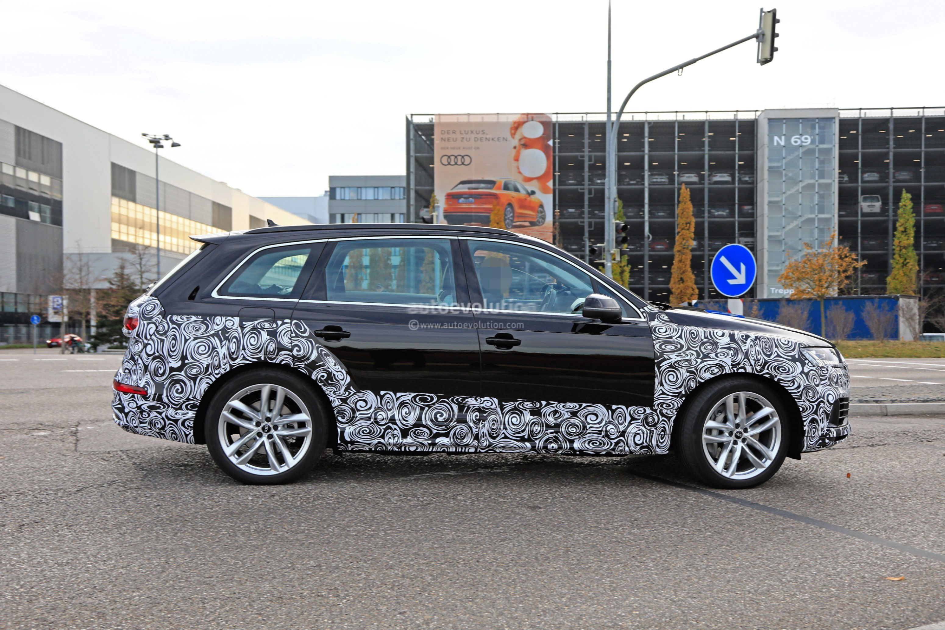 Wallpaper #G2eL85IBSpphPi3-cXaG351 2020 Audi Q7 Facelift Spied Features Dual Screen Infotainment System