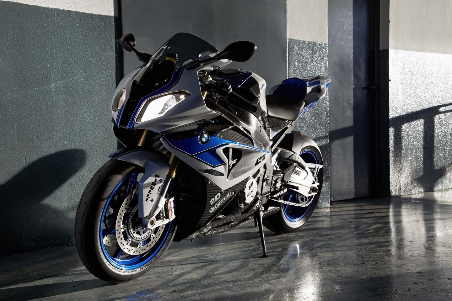 Wallpaper #x2co-JIBSpphPi3-XIiM72 BMW Hp4 Becomes Available on December 1st Autoevolution