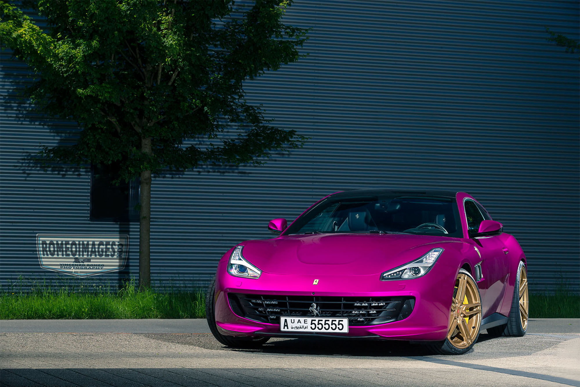 Wallpaper #7BrsUJMB1yWOL4qgVoBE49 Purple Ferrari Gtc4lusso on Gold Vossen Wheels Has All the Opulence