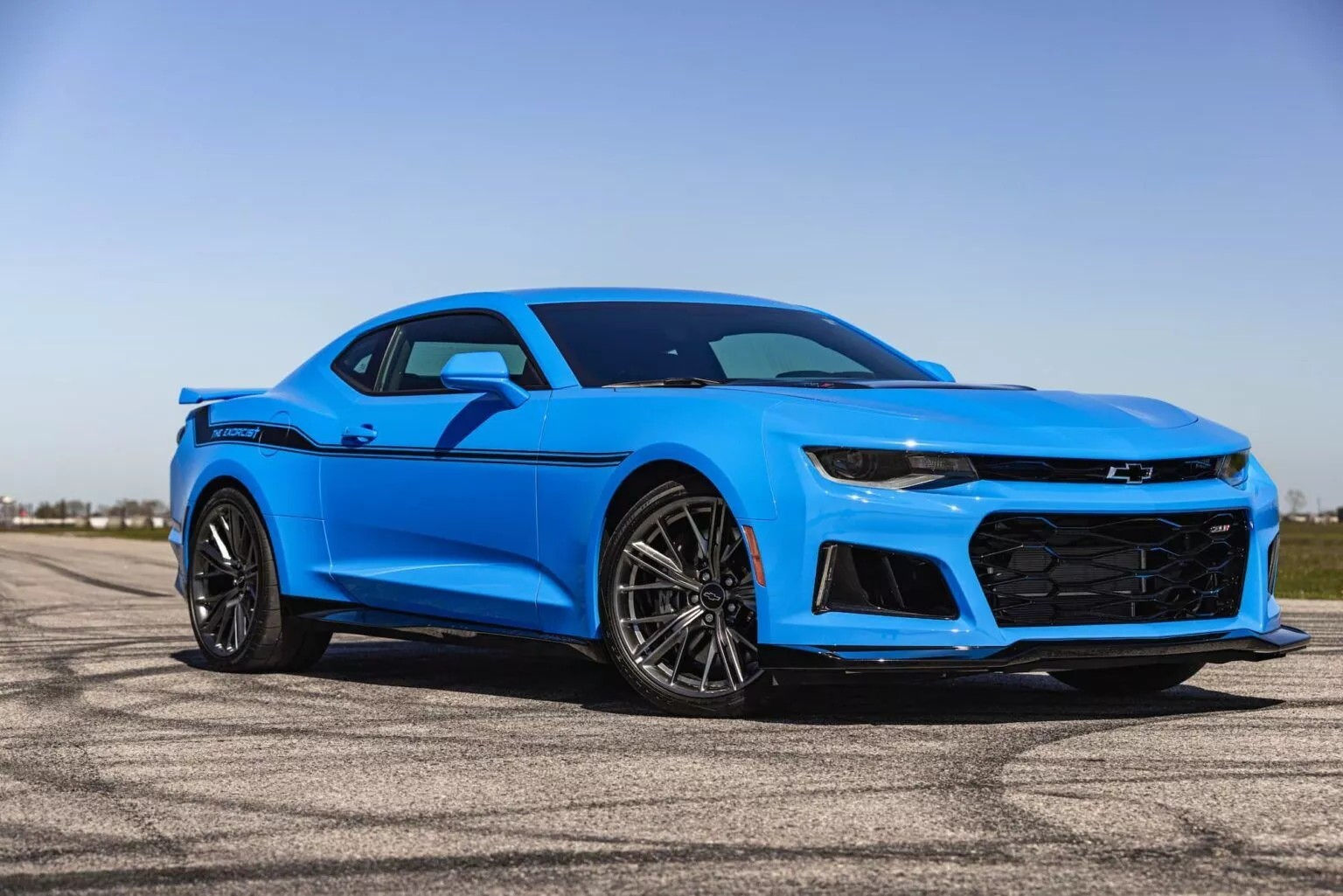 Wallpaper #d_uXg5cBx-Hc5Y20Oq4C124 Camaro Exorcist Doesnt See the Bugatti Veyron as a Hindrance Yours