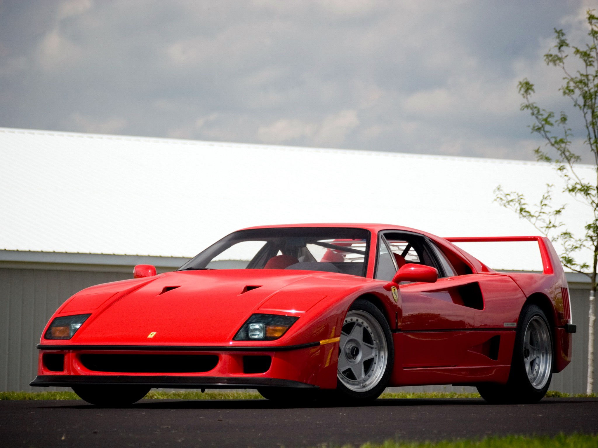 Wallpaper #IWjiG5MBSpphPi3-pyG6394 Modernized Ferrari F40 Rendered with Laferrari Diffuser Looks Spot on
