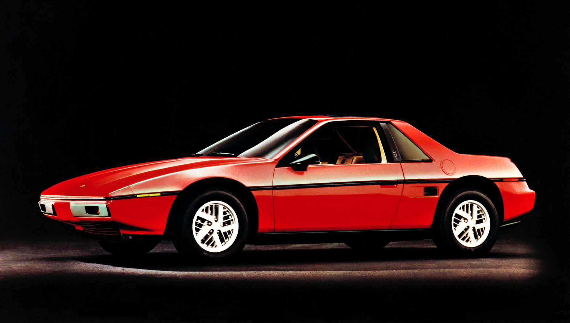 Wallpaper #9yxhSZMB0E1QgA7w2fLL195 Pontiac Fiero from Gm Failure to Successful Building Block for Ferrari
