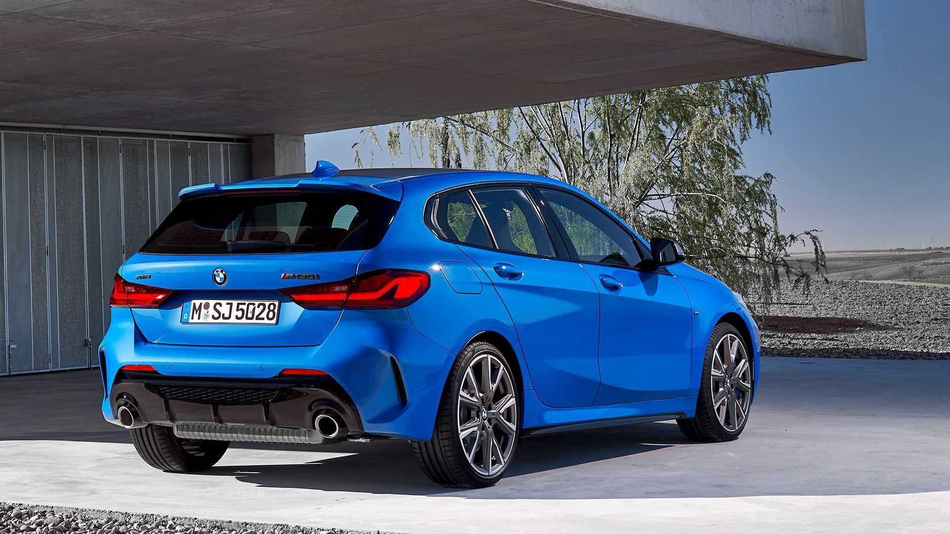 Wallpaper #EWfQ-JIBSpphPi3-YIsj157 2020 BMW 1 Series Hatchback Debuts with 20 Liter Turbo Engine in M135i