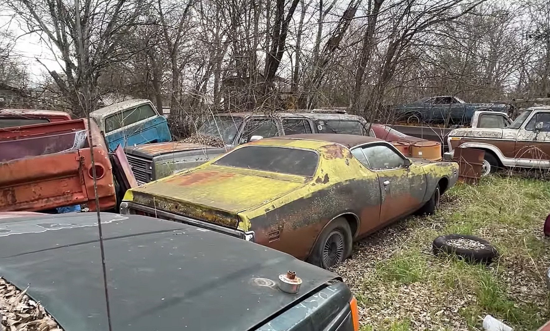 Wallpaper #xRkZK48BtGB6xQ78HYwu32 Seemingly Abandoned Property Hides Big Hoard of Dodge Plymouth Muscle