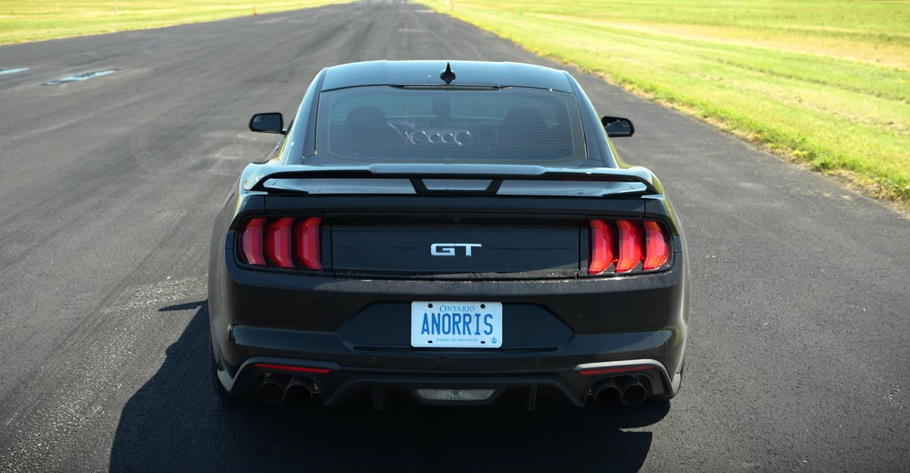 Wallpaper #vhm3LI8BtGB6xQ78RJAD5 The Mustang GT Takes on the Dodge Charger Srt 392 One of Them Keeps