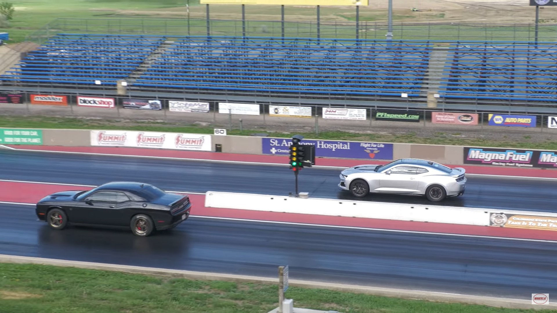 Wallpaper #9e8PTJMBMN-XEVvV-jzI74 Chevy Camaro Zl1s Drag Challenger and Charger Srt Hellcats Do They