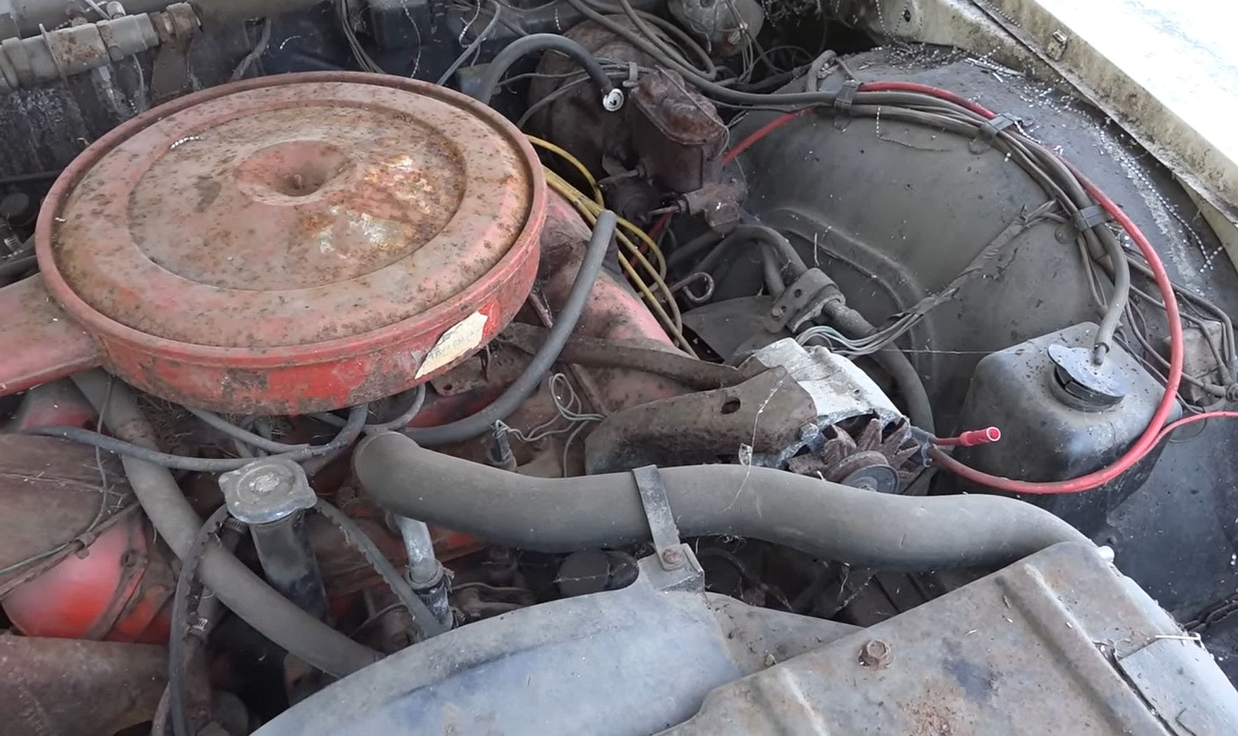Wallpaper #J__VZ5MB3lSXT3zUqOOy468 Abandoned 1969 Oldsmobile 98 Gets First Wash in 26 Years Rocket V8