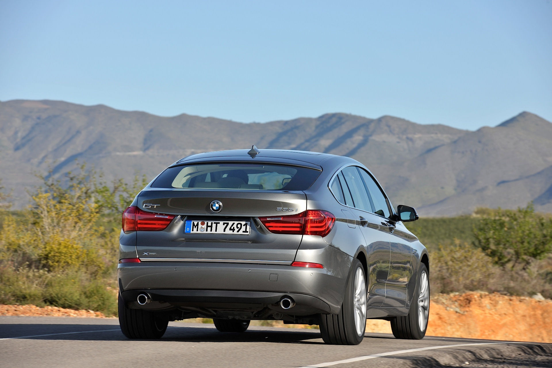 Wallpaper #9e_8SpMBMN-XEVvVozmb83 2013 BMW 5 Series Gran Turismo Specs Photos Autoevolution