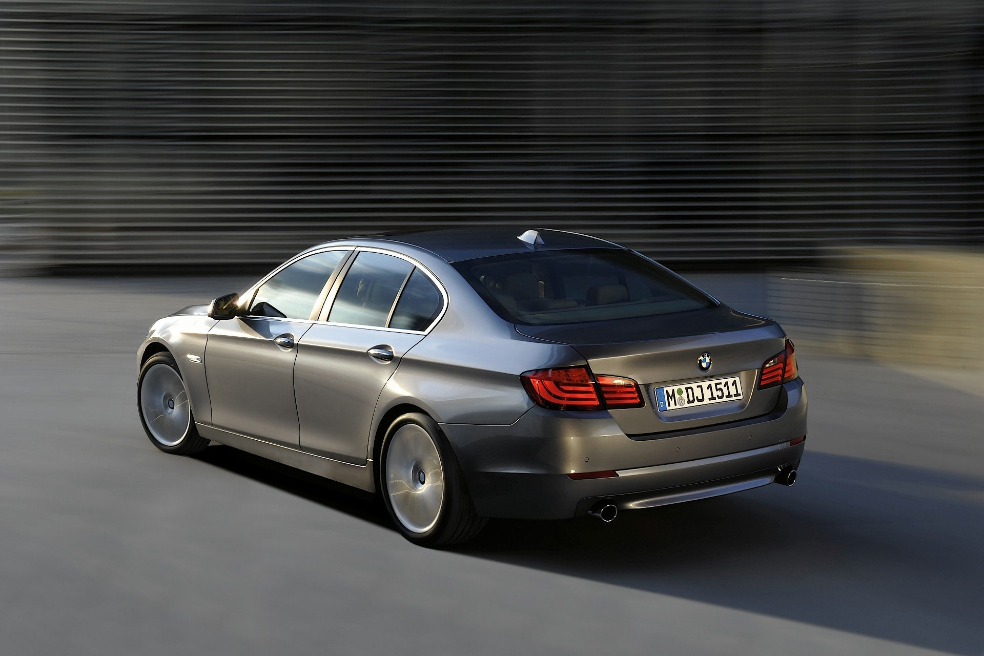 Wallpaper #82fI-JIBSpphPi3-voof28 2009 BMW 5 Series Specs Photos Autoevolution