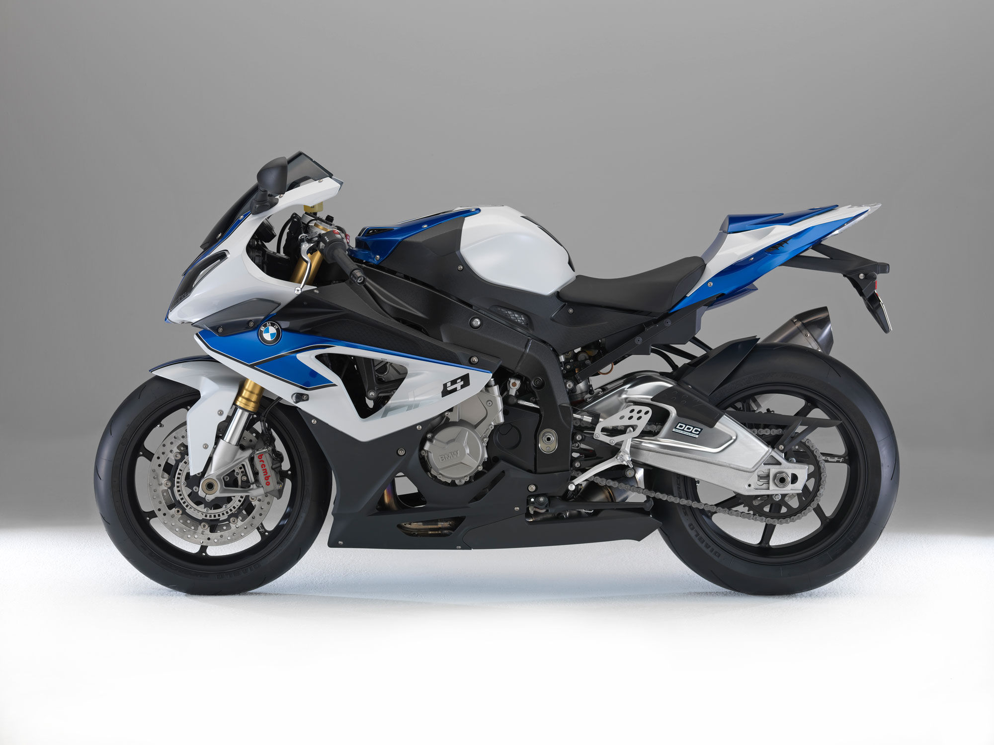 Wallpaper #4n0B8Y4Bnwiau_P6cwes11 BMW Hp4 2012 2013 Specs Performance Photos Autoevolution