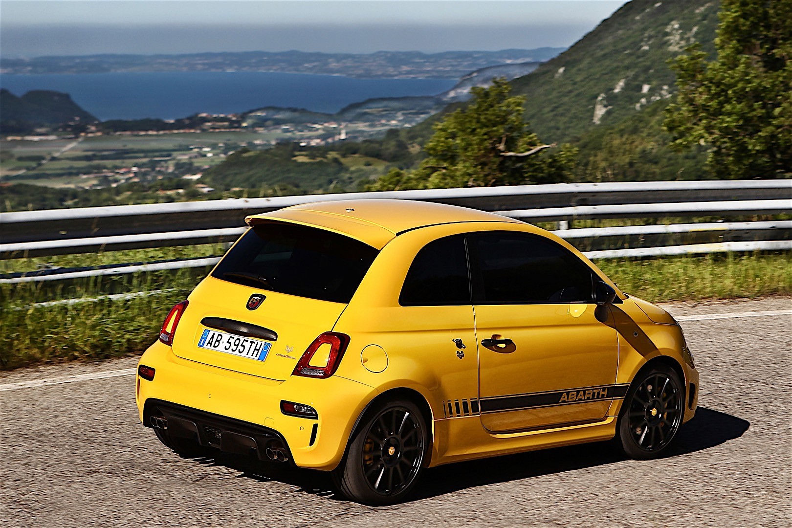 Wallpaper #a819a Front View of Black Fiat 500 Abarth Parked in the Street Editorial