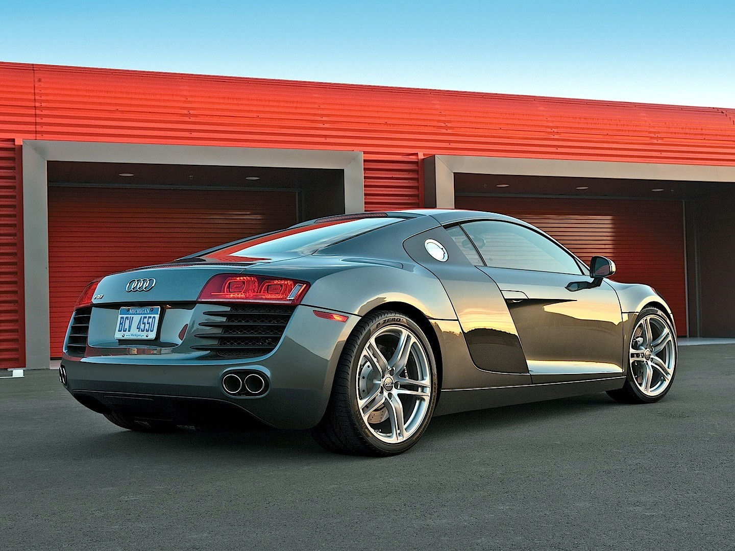 Wallpaper #Pmg_GJMBSpphPi3-AhLi8 Audi R8 V8 Specs 2007 2008 2009 2010 2011 2012 Autoevolution