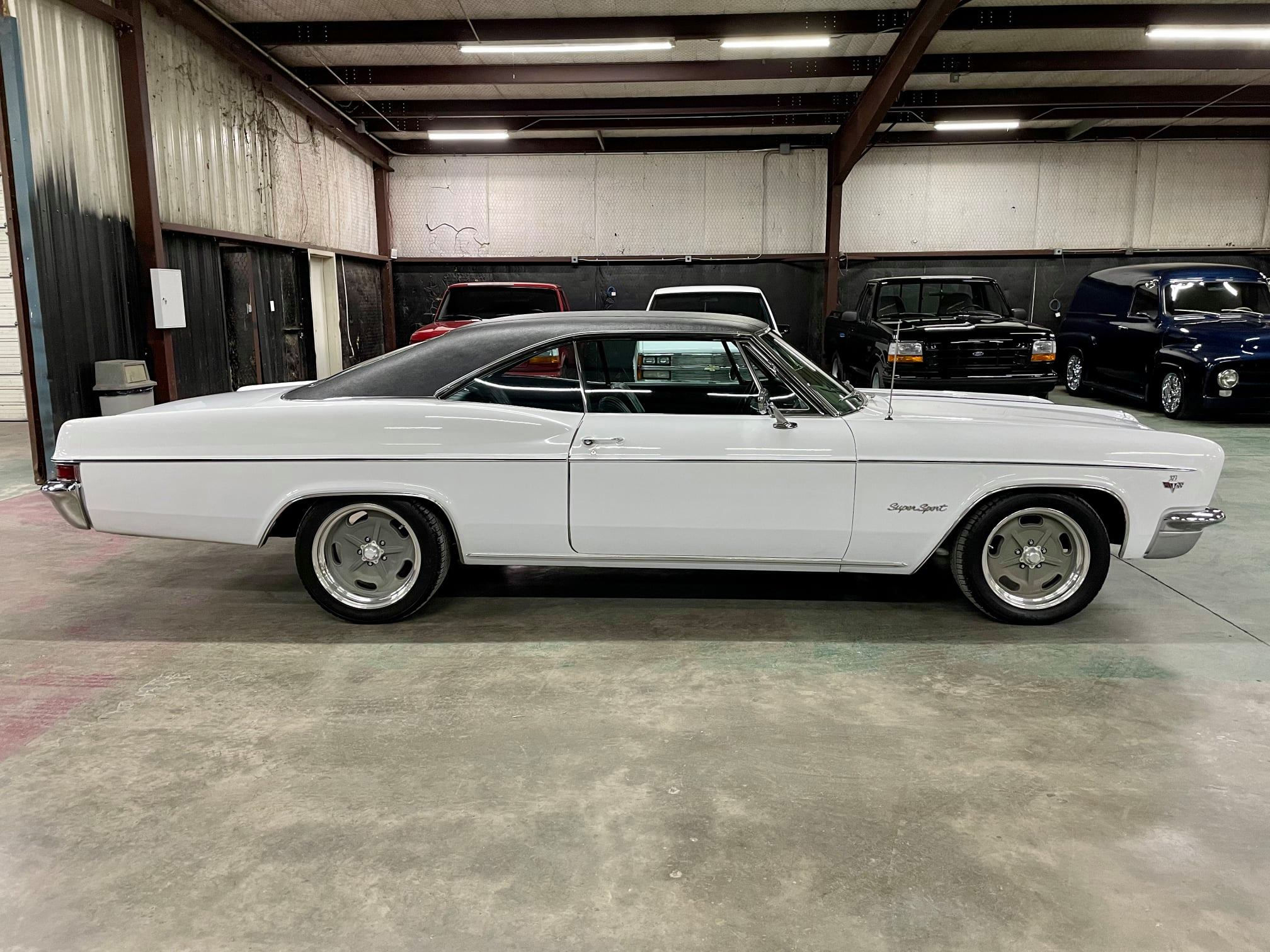 Wallpaper #dmeN6ZIBSpphPi3-JkIc221 White Clean 1966 Chevy Impala True Ss Does Its Best to Hide a 383 Shp