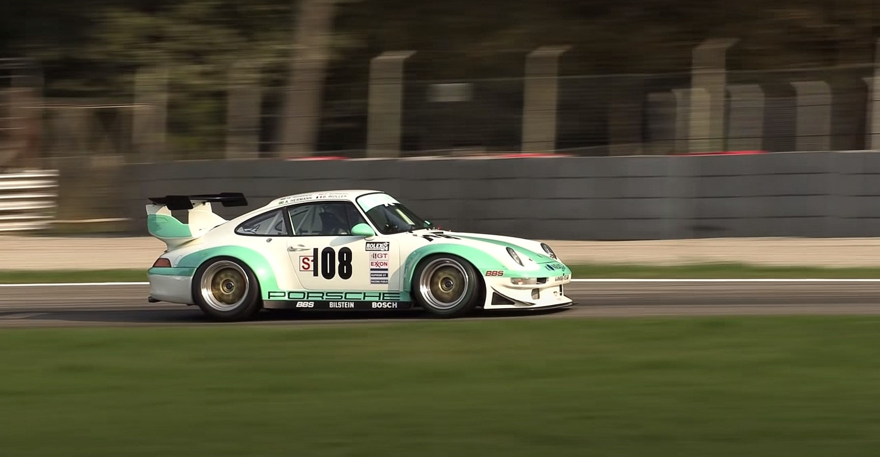 Wallpaper #03Ong44BFI5NbQks7huE33 Action Packed Track Footage Shows Why the Porsche 993 Gt2 is the King