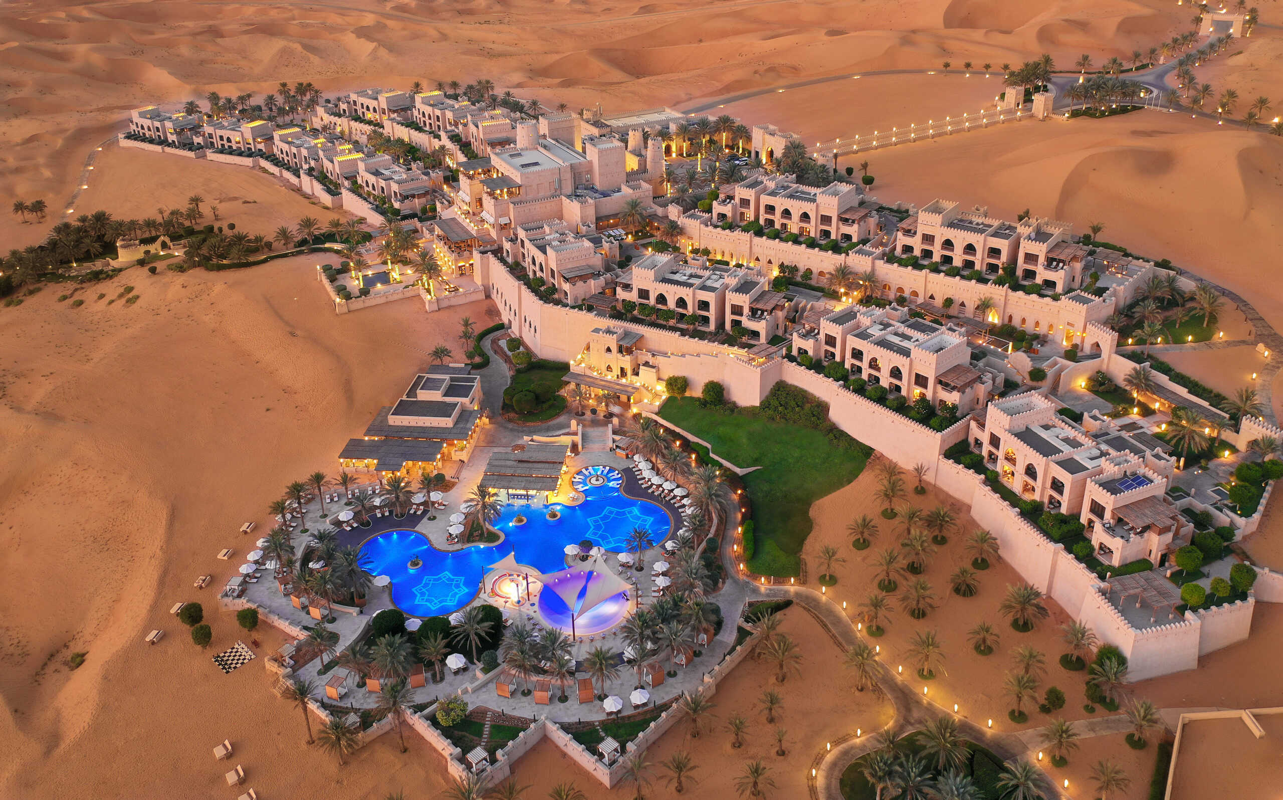 Wallpaper #q587W5MBcUVgGJNorrJV44 6 Amazing Desert Hotels in Abu Dhabi 2024 Desert Resorts