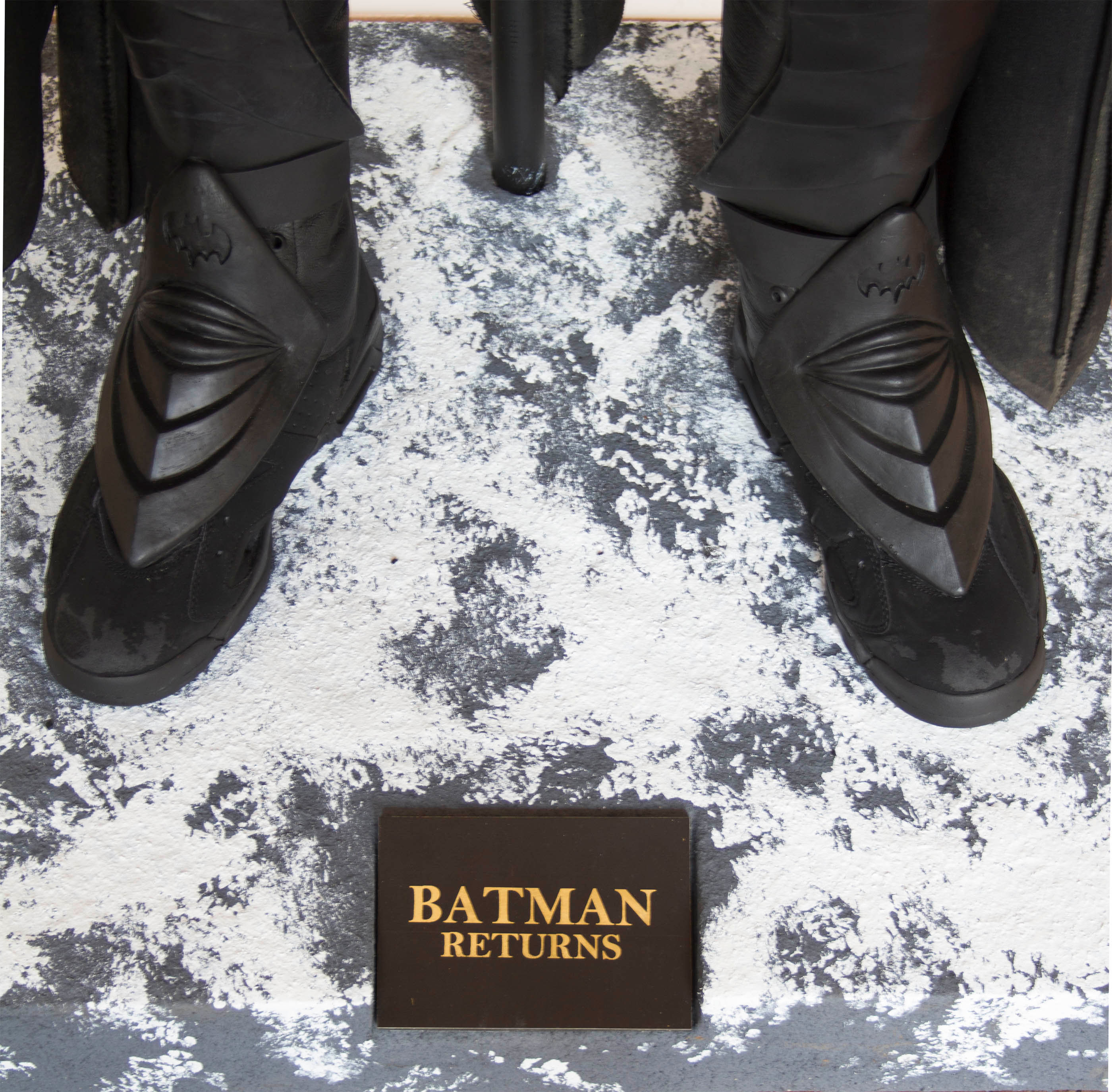 Wallpaper #IRkTLo8BtGB6xQ78rJRW59 Lot Detail the Batsuit from Batman Returns Starring Michael Keaton