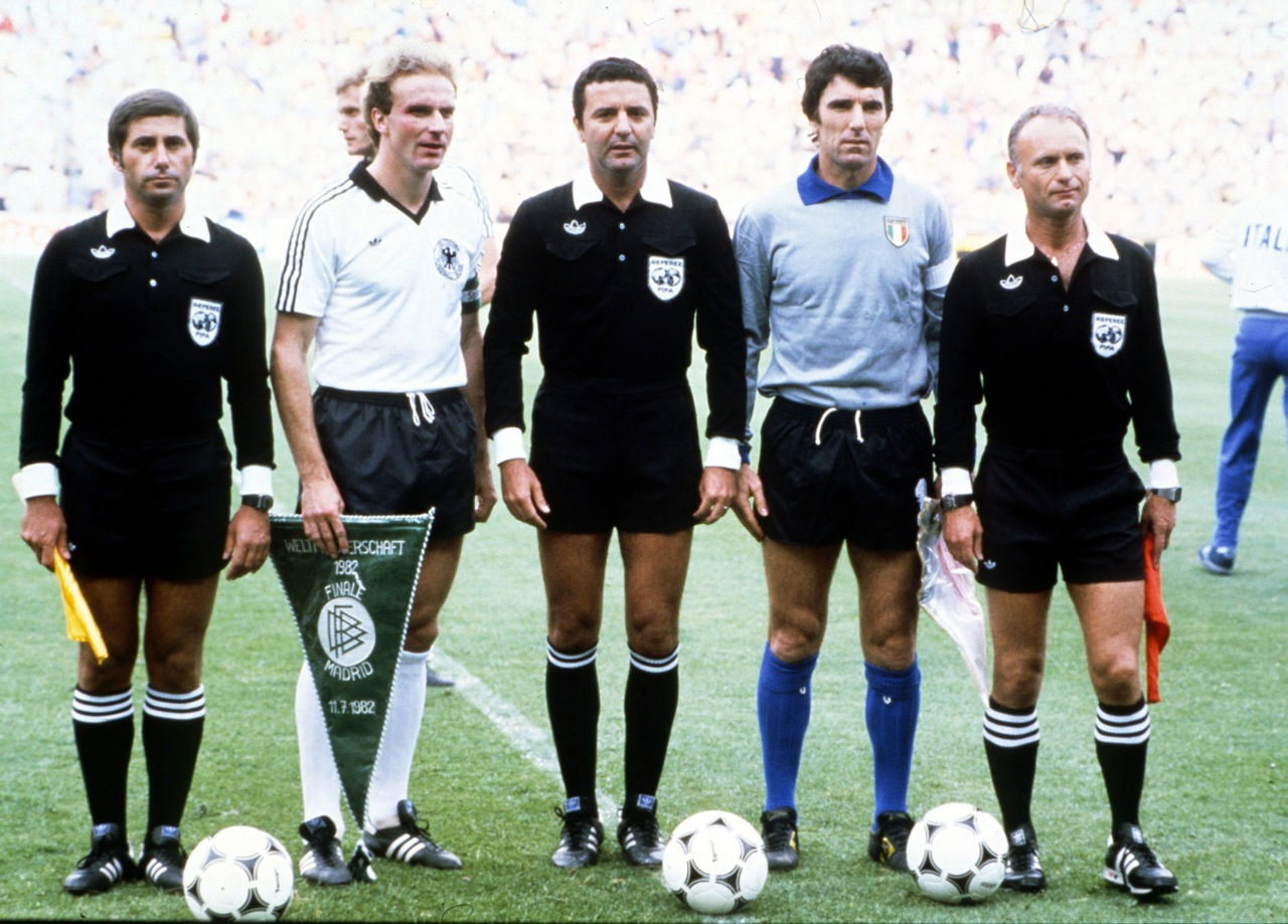 Wallpaper #hGcuDZMBSpphPi3-SeOZ396 Dino Zoff and Karl Heinz Rummenigge Forza27