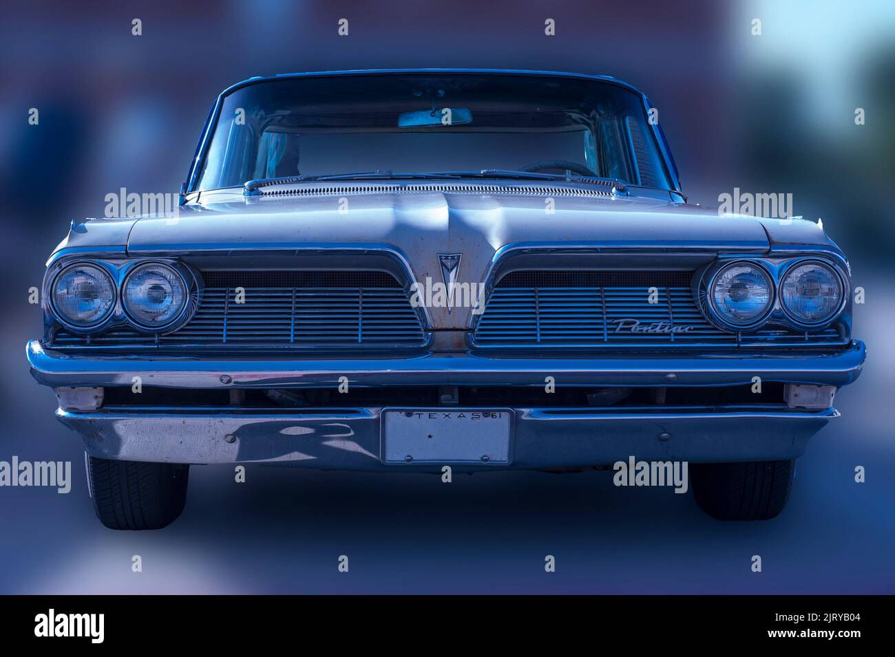 Wallpaper #27nm3ZIBJvJKYCmENgI38 The 1961 Pontiac Continental Grille Work is an Example of the American