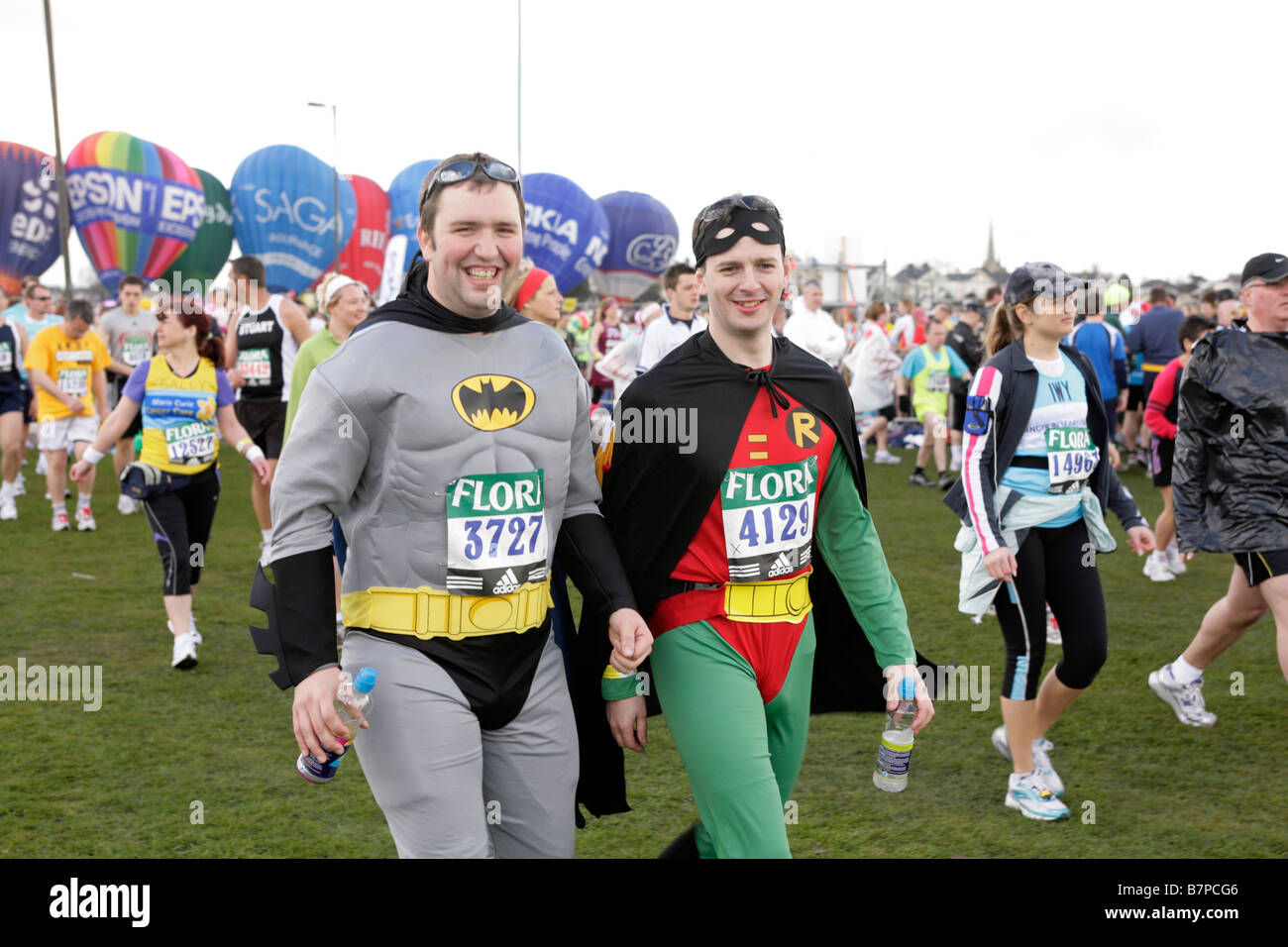 Wallpaper #t8YJM5MBVgN6TXj61XeE58 Batman and Robin Fun Runners at the London Marathon Stock Photo Alamy