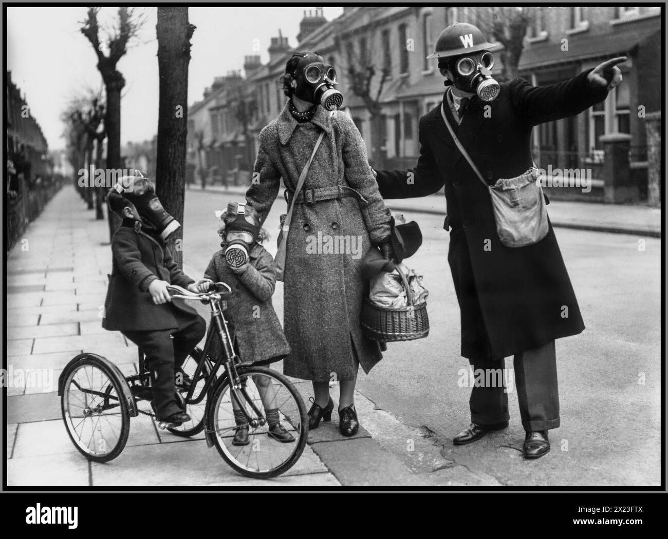 Wallpaper #LW0KapcBycdYOYFTMnFY114 Britain Uk 1940s World War Ii Second World War Black and White Stock