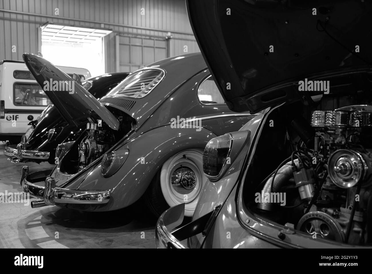 Wallpaper #UAPmY5MBpyOg8YnE19aM341 Volkswagen Beetle Modified Car Hi Res Stock Photography and Images Alamy