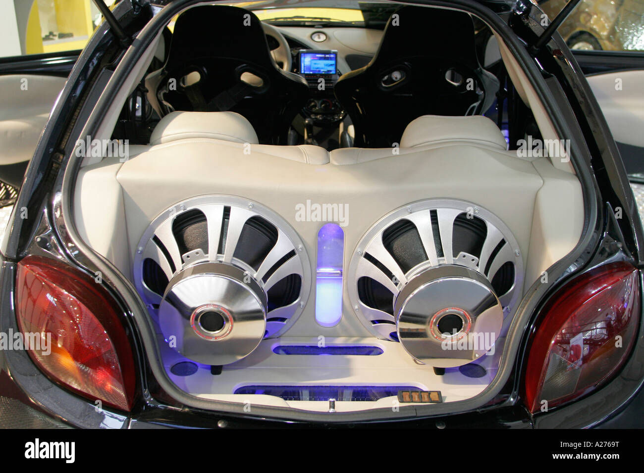 Wallpaper #wOooVZMBlwTYPL18dgy_143 Car Tuning Large Speakers in Trunk Stock Photo Alamy