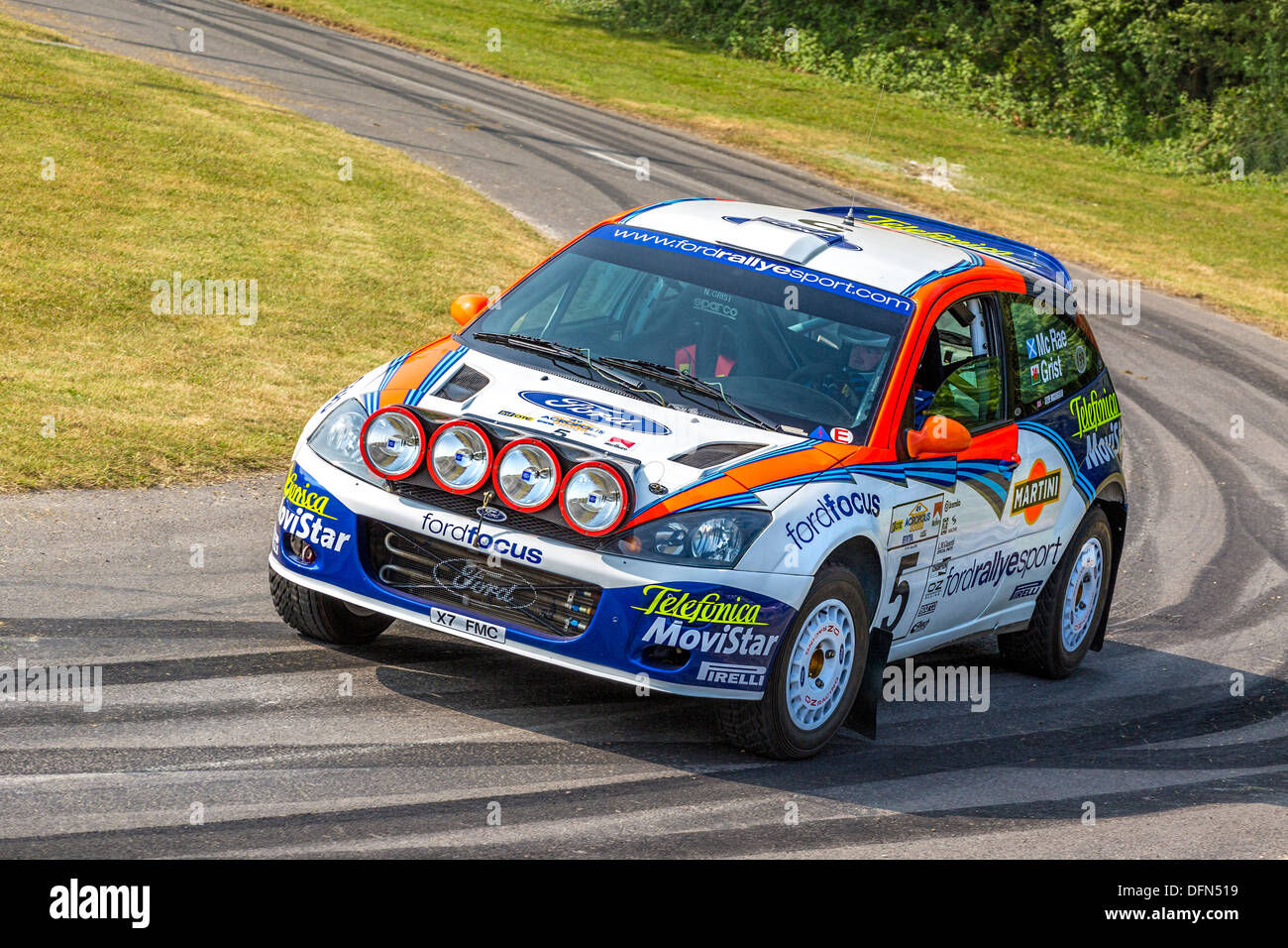Wallpaper #IGfMEpMBSpphPi3-6_1373 2001 Ford Focus Wrc with Driver Steve Rockingham on the Rally Stage