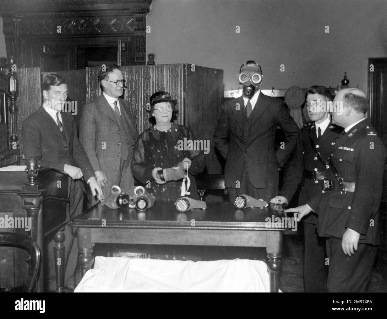 Wallpaper #LW0KapcBycdYOYFTMnFY88 Gas Mask Ww2 Black and White Stock Photos Images Alamy
