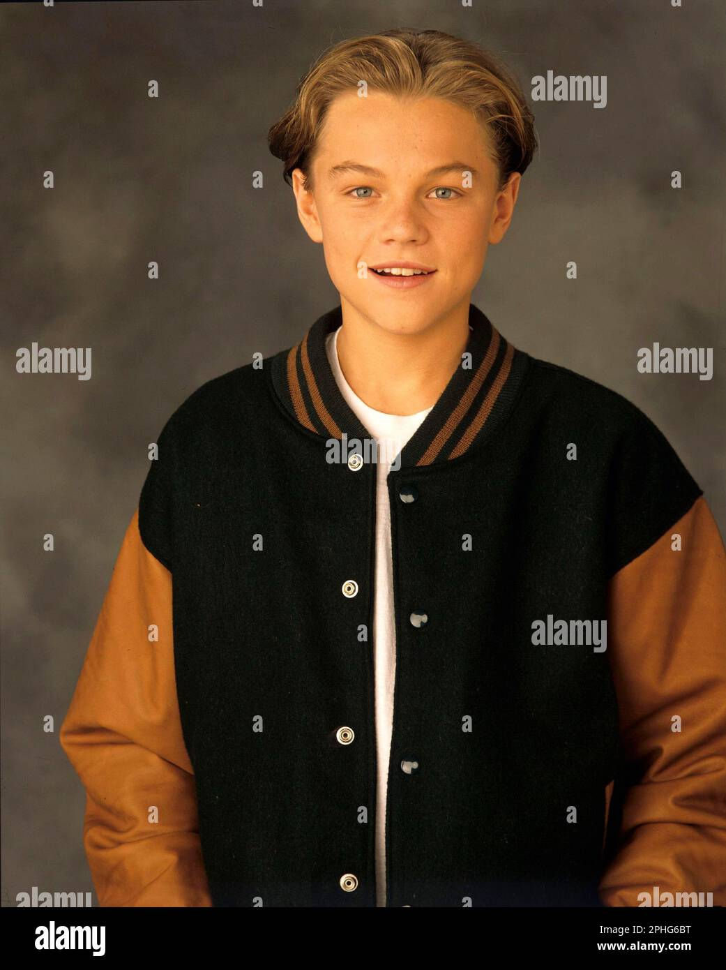 Wallpaper #mGd7A5MBSpphPi3-cLM7296 Leonardo Dicaprio in Growing Pains 1985 Directed by John Tracy