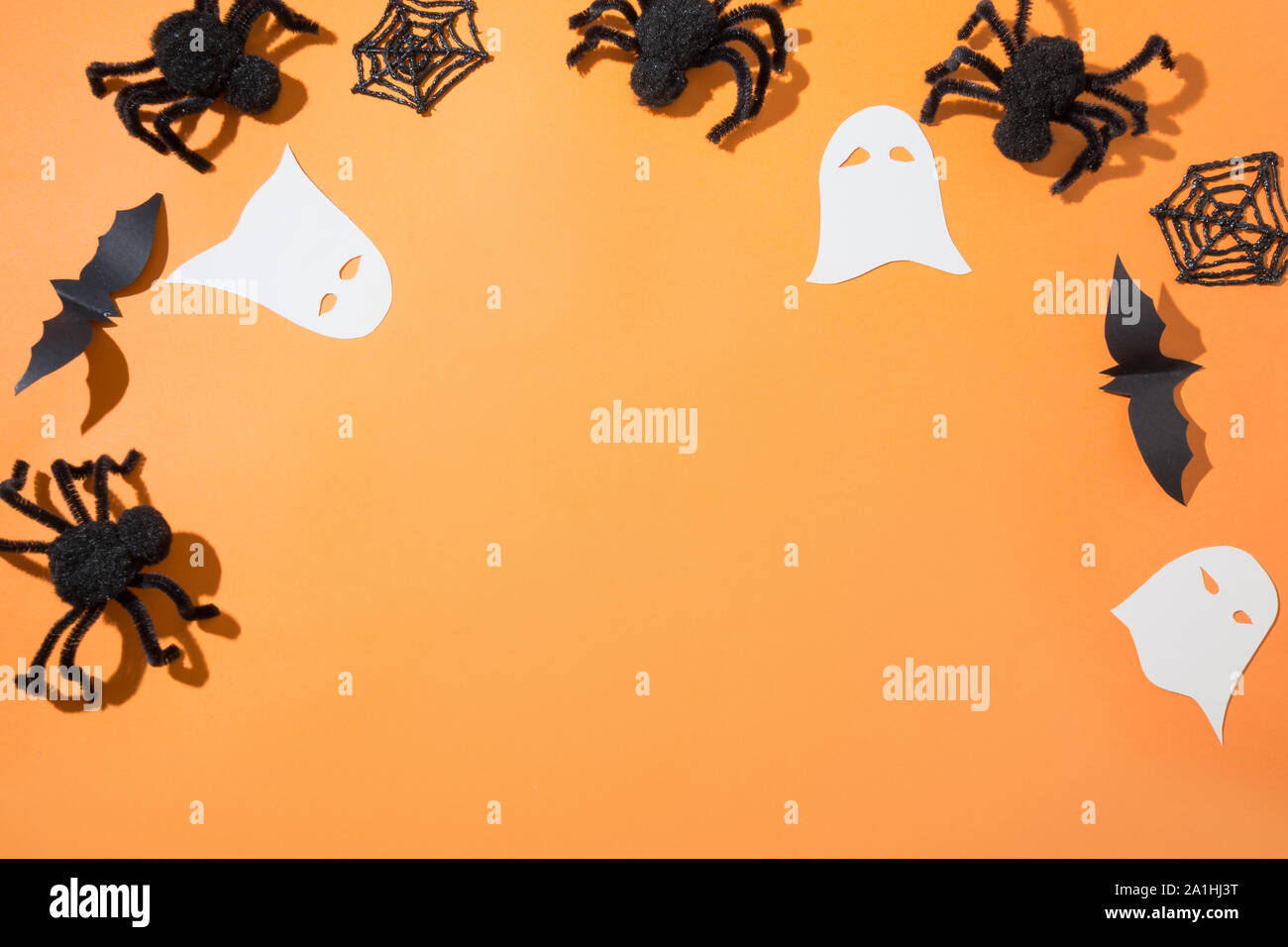 Wallpaper #SfS5OZMBKFX8bn3rL3dx176 Halloween Border of Spiders Ghost and Bat on Orange Paper Flat Lay